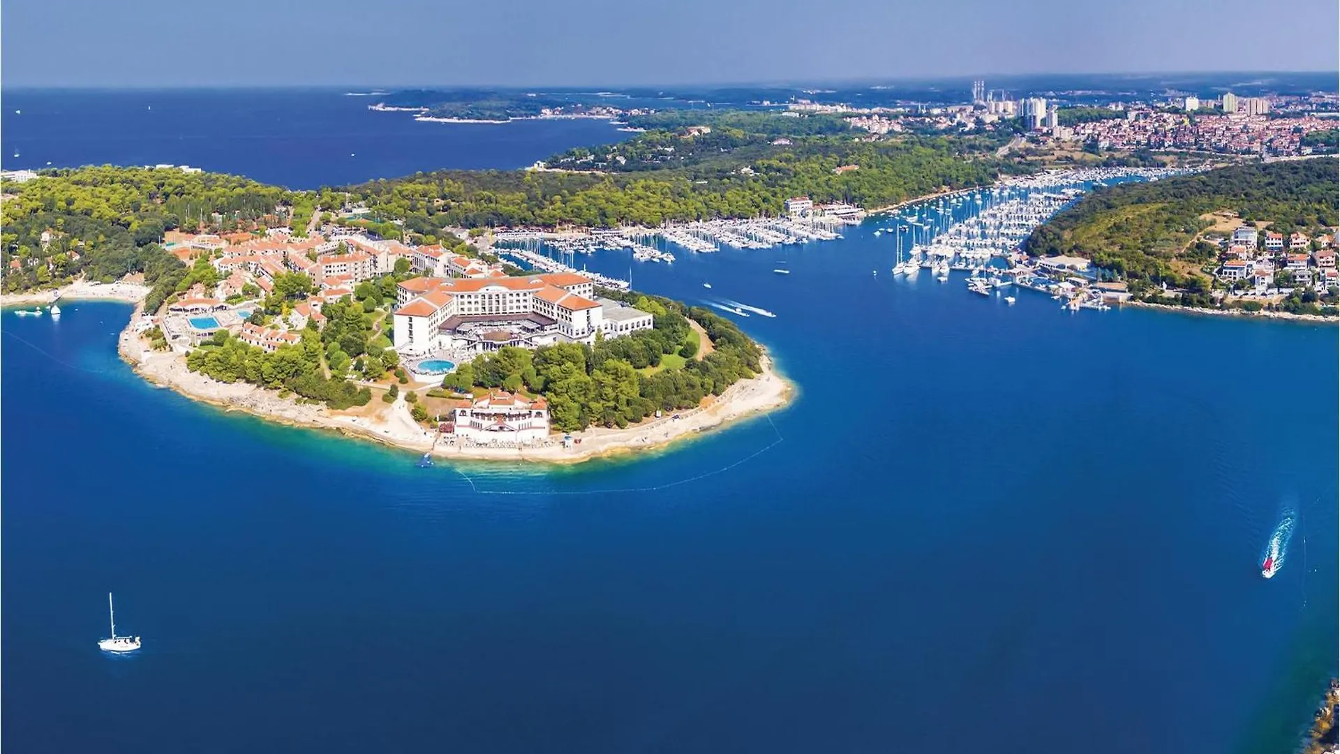 3 Bedroom Nice Apartment In Pula