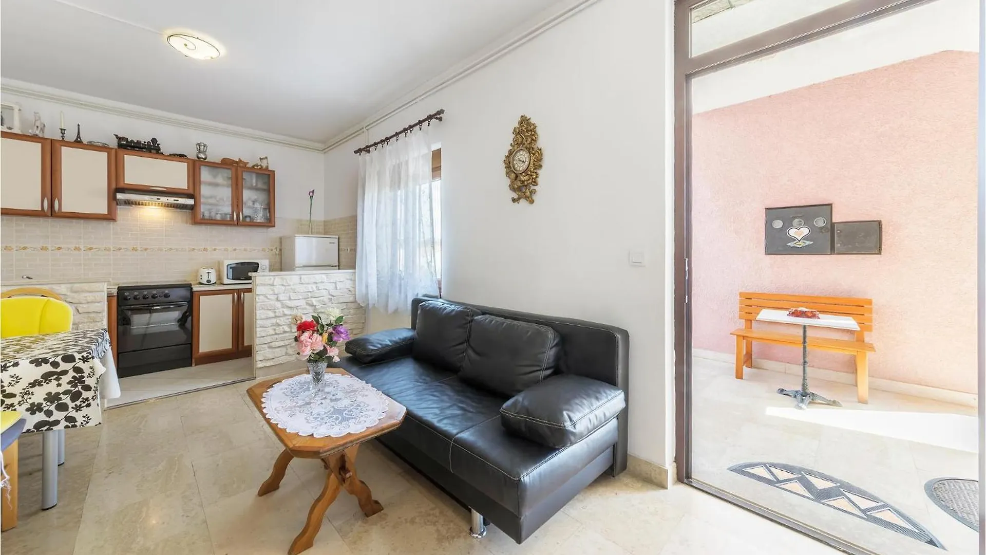3 Bedroom Nice Apartment In Pula